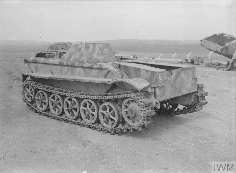 Német lánctalpas lőszerszállító&nbsp;járművek