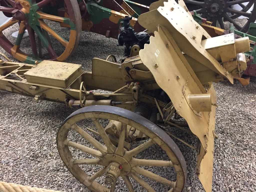7,5 cm leichte Infanteriegeschütz 18 (für Bespannung, horse-drawn version)